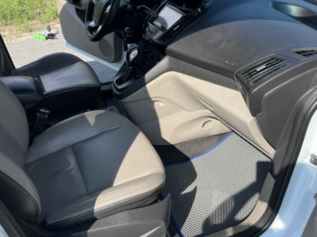 Білий Форд Транзит, об'ємом двигуна 2.5 л та пробігом 250 тис. км за 10700 $, фото 14 на Automoto.ua