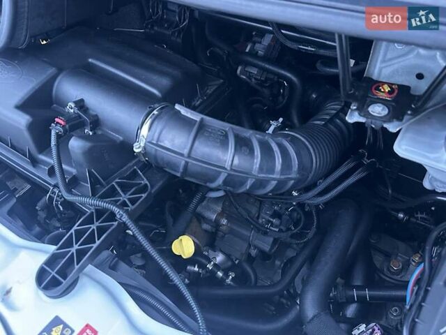 Белый Форд Транзит, объемом двигателя 2.2 л и пробегом 211 тыс. км за 8500 $, фото 53 на Automoto.ua