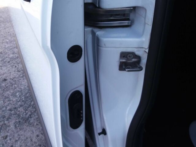 Белый Форд Транзит, объемом двигателя 2.2 л и пробегом 150 тыс. км за 15000 $, фото 8 на Automoto.ua