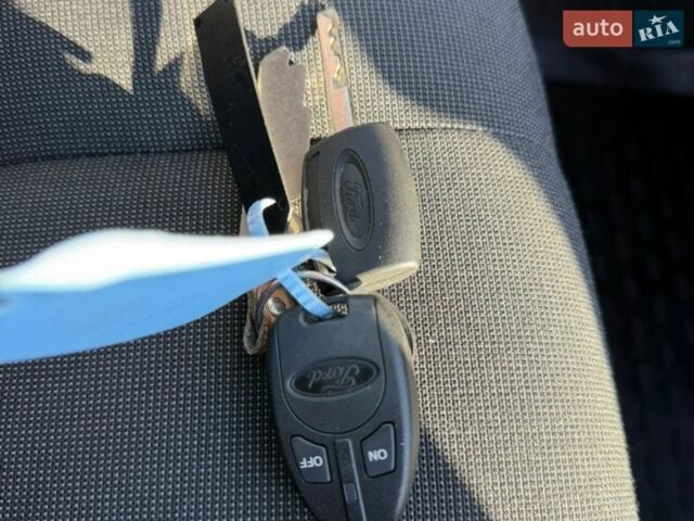 Белый Форд Транзит, объемом двигателя 2.2 л и пробегом 188 тыс. км за 17900 $, фото 22 на Automoto.ua