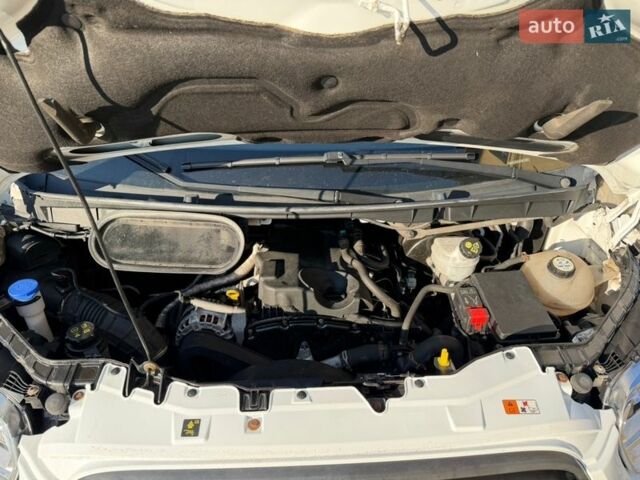 Белый Форд Транзит, объемом двигателя 2.2 л и пробегом 188 тыс. км за 17900 $, фото 25 на Automoto.ua