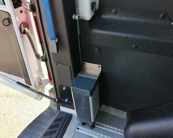 Білий Форд Транзит, об'ємом двигуна 2.2 л та пробігом 243 тис. км за 16400 $, фото 9 на Automoto.ua