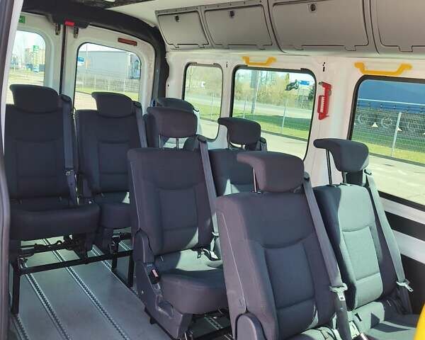 Білий Форд Транзит, об'ємом двигуна 2.2 л та пробігом 243 тис. км за 16400 $, фото 5 на Automoto.ua