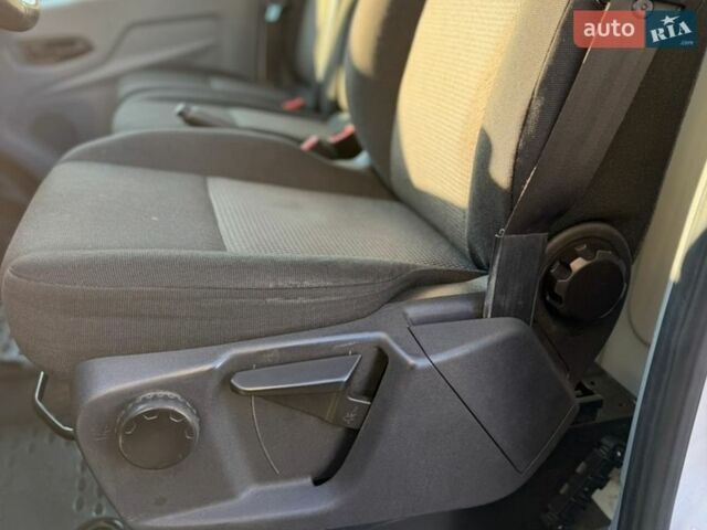 Белый Форд Транзит, объемом двигателя 2.2 л и пробегом 188 тыс. км за 17900 $, фото 19 на Automoto.ua