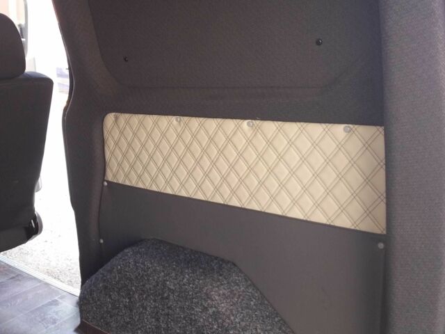 Белый Форд Транзит, объемом двигателя 2.2 л и пробегом 150 тыс. км за 15000 $, фото 18 на Automoto.ua