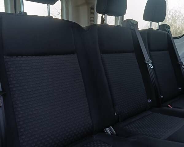 Белый Форд Транзит, объемом двигателя 2.2 л и пробегом 255 тыс. км за 17900 $, фото 11 на Automoto.ua