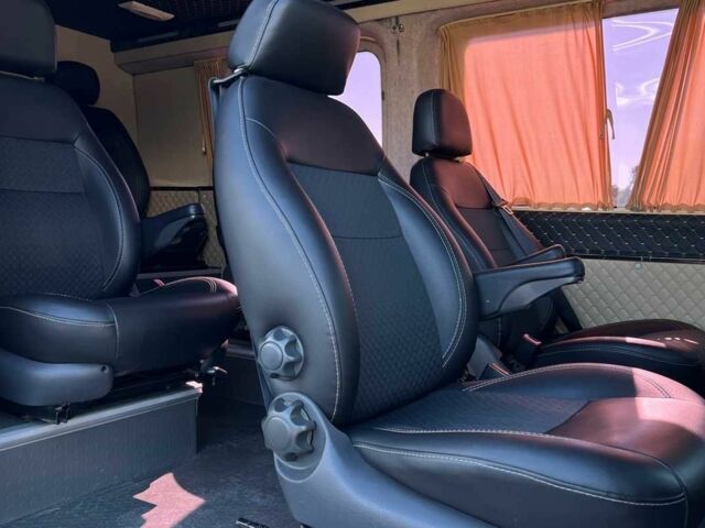 Білий Форд Транзит, об'ємом двигуна 2.2 л та пробігом 572 тис. км за 16761 $, фото 18 на Automoto.ua