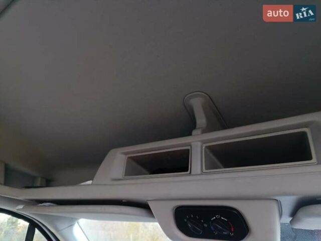 Белый Форд Транзит, объемом двигателя 2.2 л и пробегом 255 тыс. км за 17900 $, фото 13 на Automoto.ua