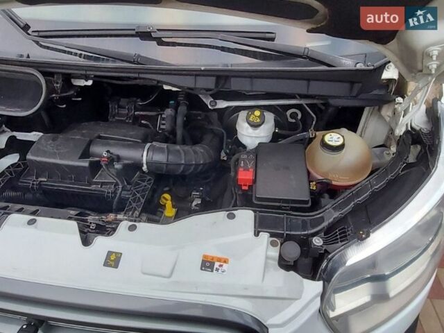 Белый Форд Транзит, объемом двигателя 2.2 л и пробегом 340 тыс. км за 16700 $, фото 5 на Automoto.ua