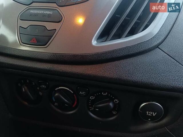 Белый Форд Транзит, объемом двигателя 2.2 л и пробегом 255 тыс. км за 17900 $, фото 20 на Automoto.ua