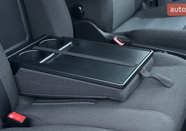 Білий Форд Транзит, об'ємом двигуна 2.2 л та пробігом 176 тис. км за 17199 $, фото 96 на Automoto.ua