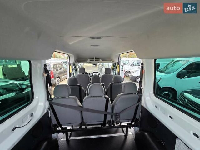 Білий Форд Транзит, об'ємом двигуна 2.2 л та пробігом 184 тис. км за 17800 $, фото 44 на Automoto.ua