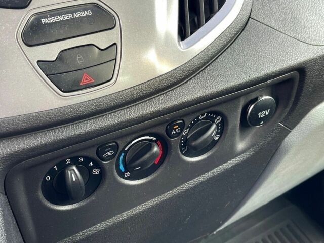 Белый Форд Транзит, объемом двигателя 2.2 л и пробегом 227 тыс. км за 10300 $, фото 14 на Automoto.ua