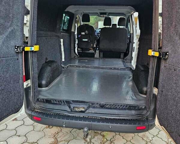 Белый Форд Транзит, объемом двигателя 2.2 л и пробегом 230 тыс. км за 14200 $, фото 7 на Automoto.ua