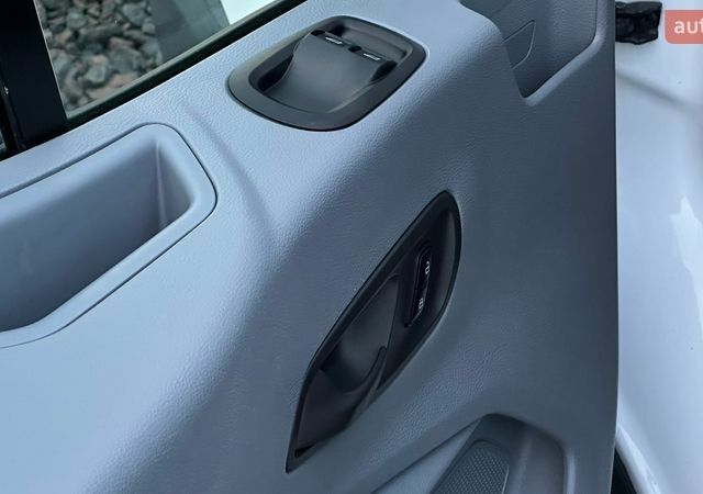 Білий Форд Транзит, об'ємом двигуна 2.2 л та пробігом 176 тис. км за 16696 $, фото 64 на Automoto.ua