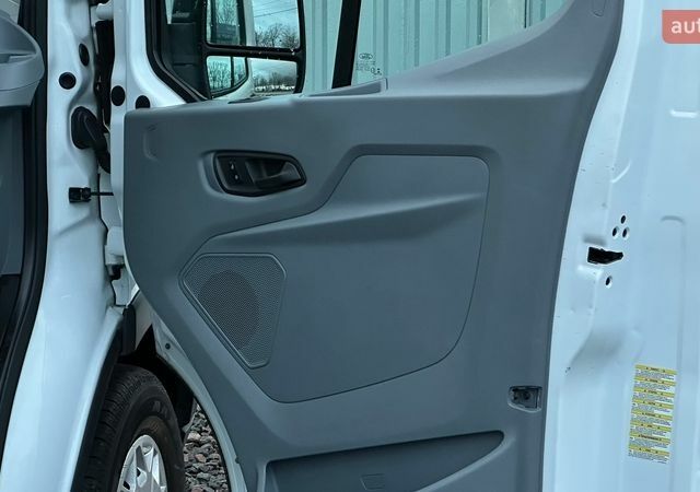 Білий Форд Транзит, об'ємом двигуна 2.2 л та пробігом 176 тис. км за 16696 $, фото 90 на Automoto.ua