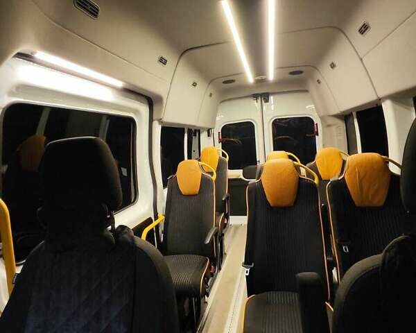 Белый Форд Транзит, объемом двигателя 2.2 л и пробегом 300 тыс. км за 18000 $, фото 4 на Automoto.ua