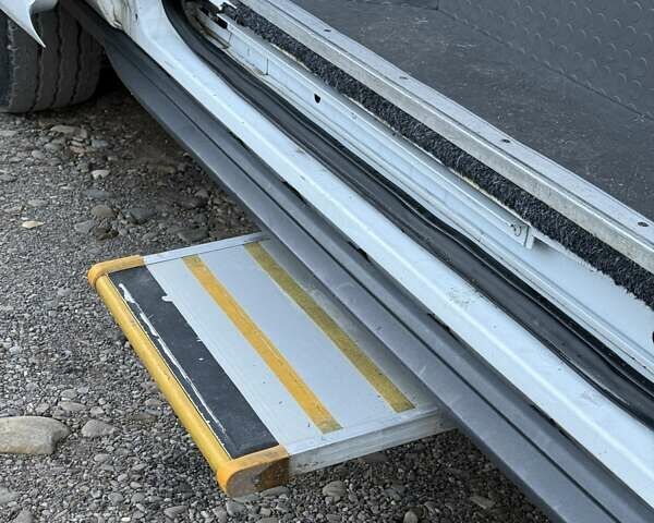 Белый Форд Транзит, объемом двигателя 2.2 л и пробегом 572 тыс. км за 18500 $, фото 5 на Automoto.ua