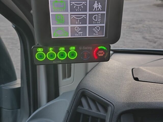 Белый Форд Транзит, объемом двигателя 2.2 л и пробегом 298 тыс. км за 18000 $, фото 6 на Automoto.ua