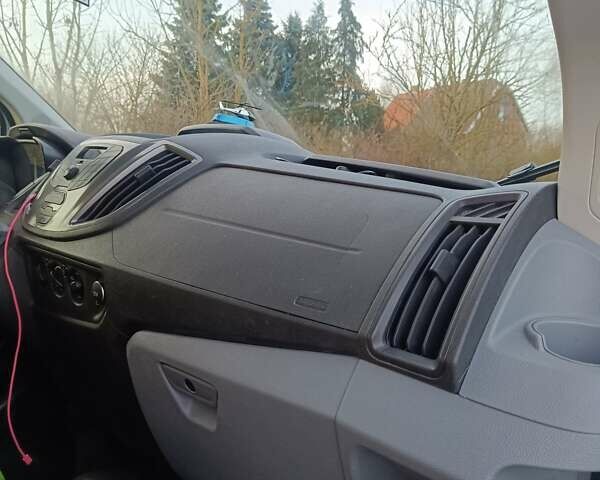 Белый Форд Транзит, объемом двигателя 2.2 л и пробегом 255 тыс. км за 17900 $, фото 10 на Automoto.ua