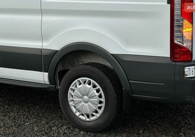 Білий Форд Транзит, об'ємом двигуна 2.2 л та пробігом 176 тис. км за 16696 $, фото 39 на Automoto.ua