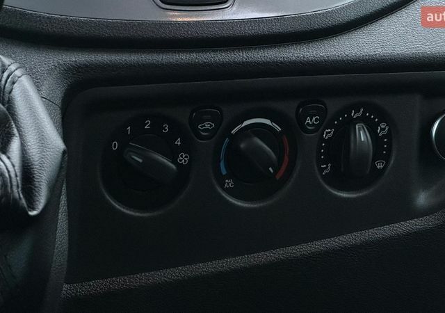 Білий Форд Транзит, об'ємом двигуна 2.2 л та пробігом 176 тис. км за 16696 $, фото 87 на Automoto.ua