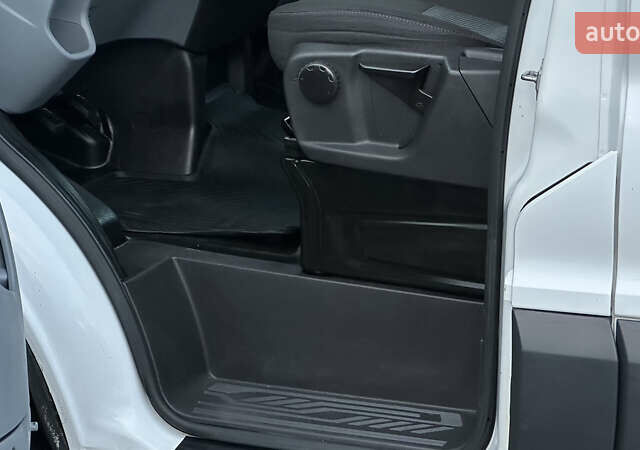 Білий Форд Транзит, об'ємом двигуна 2.2 л та пробігом 176 тис. км за 17199 $, фото 67 на Automoto.ua