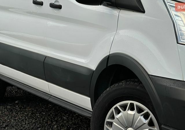 Білий Форд Транзит, об'ємом двигуна 2.2 л та пробігом 176 тис. км за 16696 $, фото 26 на Automoto.ua