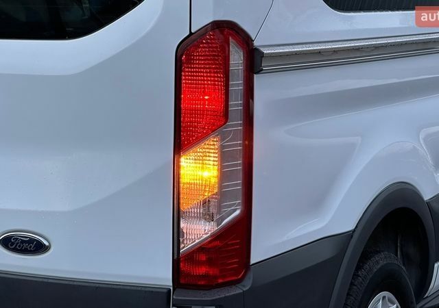 Білий Форд Транзит, об'ємом двигуна 2.2 л та пробігом 176 тис. км за 16696 $, фото 48 на Automoto.ua