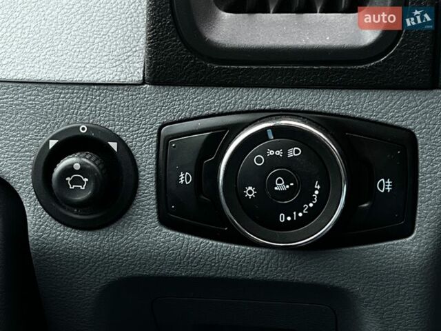 Білий Форд Транзит, об'ємом двигуна 2.2 л та пробігом 572 тис. км за 16999 $, фото 19 на Automoto.ua