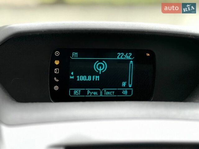 Білий Форд Транзит, об'ємом двигуна 2.2 л та пробігом 572 тис. км за 16999 $, фото 13 на Automoto.ua