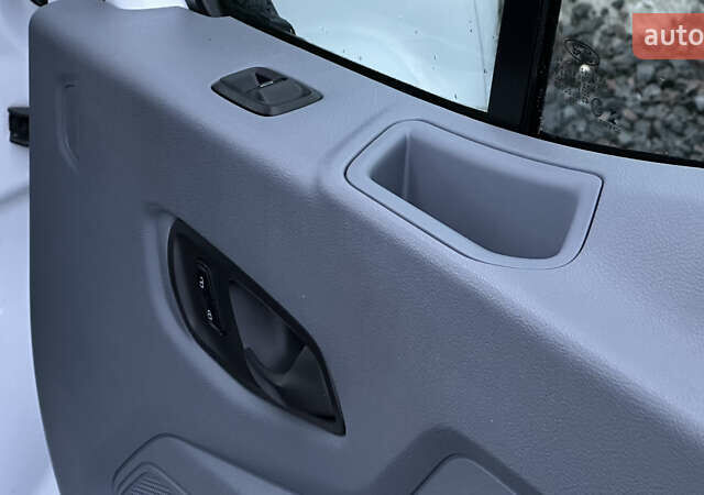 Білий Форд Транзит, об'ємом двигуна 2.2 л та пробігом 176 тис. км за 17199 $, фото 91 на Automoto.ua