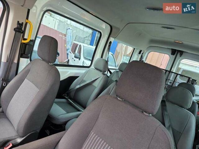 Білий Форд Транзит, об'ємом двигуна 2.2 л та пробігом 184 тис. км за 17800 $, фото 27 на Automoto.ua