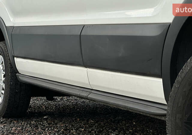 Білий Форд Транзит, об'ємом двигуна 2.2 л та пробігом 176 тис. км за 17199 $, фото 28 на Automoto.ua