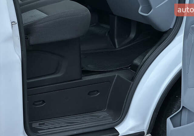 Білий Форд Транзит, об'ємом двигуна 2.2 л та пробігом 176 тис. км за 17199 $, фото 93 на Automoto.ua