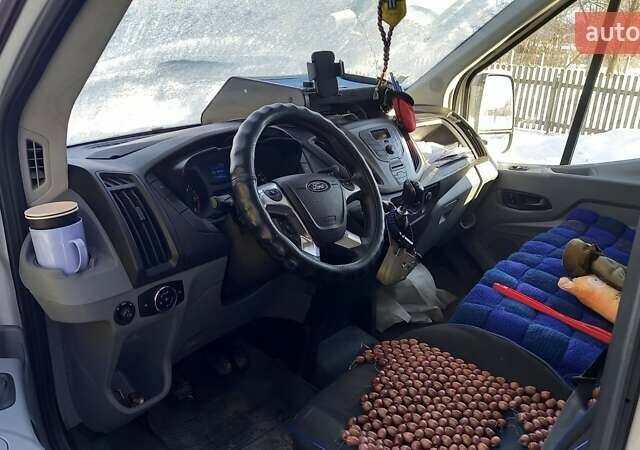 Білий Форд Транзит, об'ємом двигуна 2.2 л та пробігом 272 тис. км за 15000 $, фото 1 на Automoto.ua