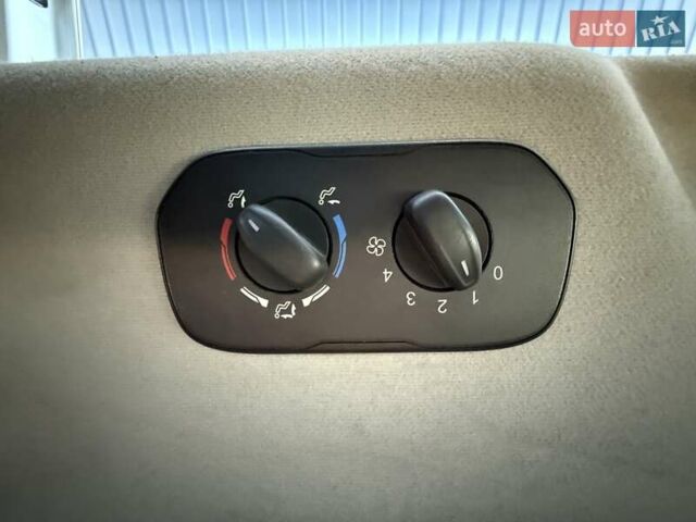 Белый Форд Транзит, объемом двигателя 2.2 л и пробегом 270 тыс. км за 13500 $, фото 67 на Automoto.ua