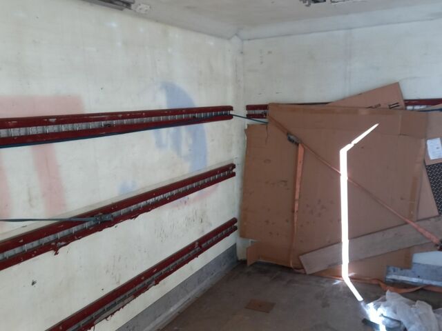 Білий Форд Транзит, об'ємом двигуна 2.2 л та пробігом 272 тис. км за 15000 $, фото 6 на Automoto.ua