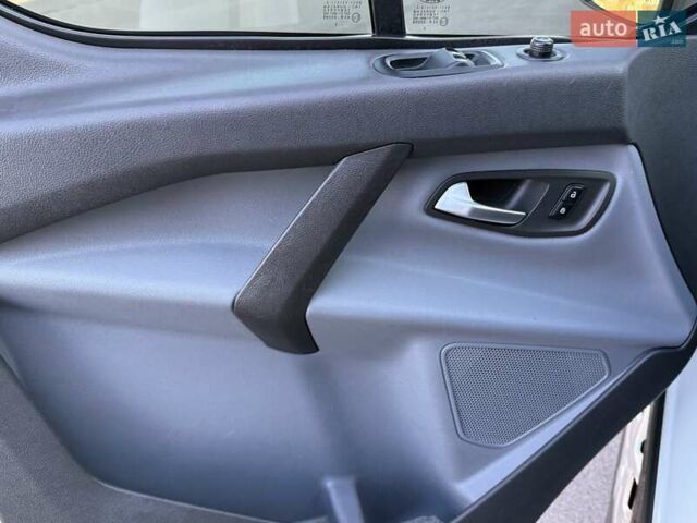 Білий Форд Транзит, об'ємом двигуна 2.2 л та пробігом 270 тис. км за 13500 $, фото 48 на Automoto.ua