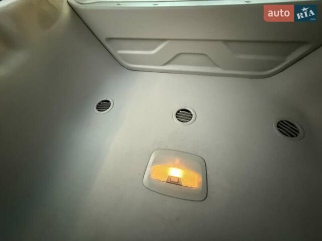 Білий Форд Транзит, об'ємом двигуна 2.2 л та пробігом 270 тис. км за 13500 $, фото 68 на Automoto.ua