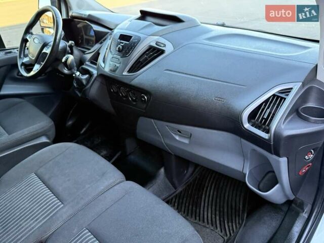 Білий Форд Транзит, об'ємом двигуна 2.2 л та пробігом 270 тис. км за 13500 $, фото 52 на Automoto.ua