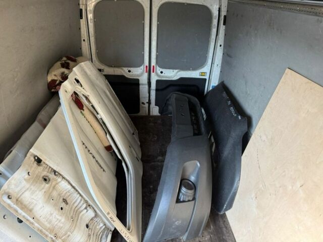 Белый Форд Транзит, объемом двигателя 2 л и пробегом 253 тыс. км за 8897 $, фото 6 на Automoto.ua