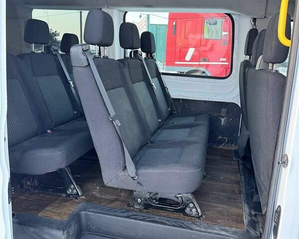 Білий Форд Транзит, об'ємом двигуна 2.2 л та пробігом 325 тис. км за 13500 $, фото 4 на Automoto.ua