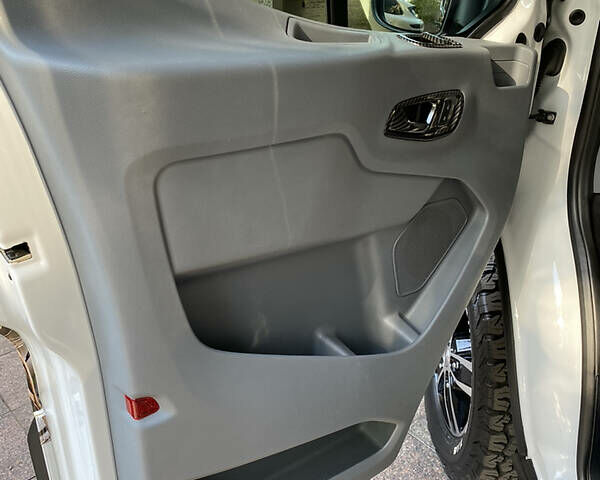 Белый Форд Транзит, объемом двигателя 3.7 л и пробегом 21 тыс. км за 65000 $, фото 39 на Automoto.ua