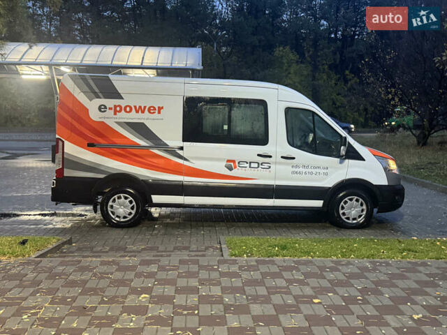 Білий Форд Транзит, об'ємом двигуна 2 л та пробігом 257 тис. км за 17500 $, фото 1 на Automoto.ua