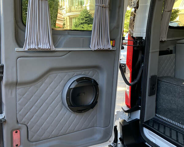 Білий Форд Транзит, об'ємом двигуна 3.7 л та пробігом 21 тис. км за 65000 $, фото 29 на Automoto.ua