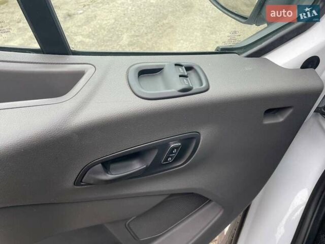 Білий Форд Транзит, об'ємом двигуна 0 л та пробігом 23 тис. км за 33700 $, фото 8 на Automoto.ua