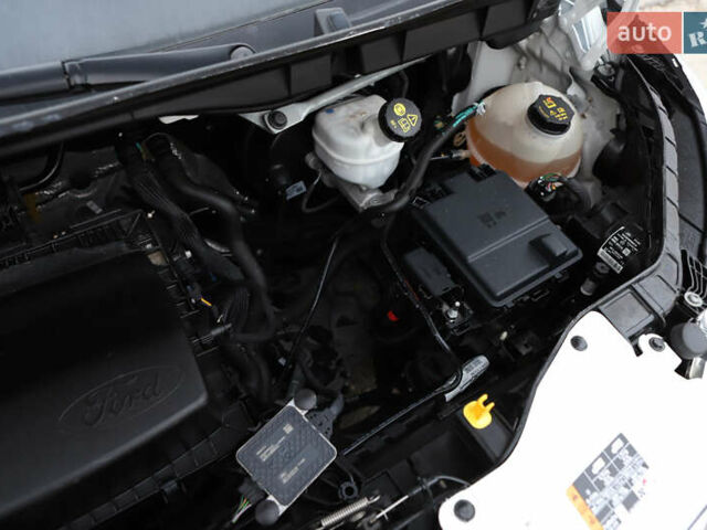 Белый Форд Транзит, объемом двигателя 2 л и пробегом 100 тыс. км за 22900 $, фото 110 на Automoto.ua