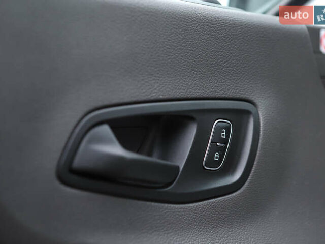 Белый Форд Транзит, объемом двигателя 2 л и пробегом 100 тыс. км за 22900 $, фото 81 на Automoto.ua