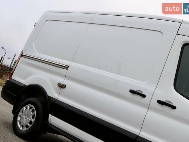 Белый Форд Транзит, объемом двигателя 2 л и пробегом 100 тыс. км за 22900 $, фото 39 на Automoto.ua